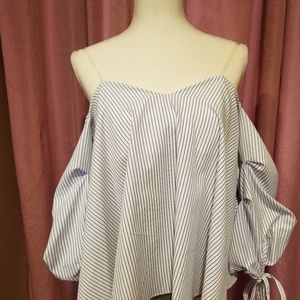 Off-shoukder blouse